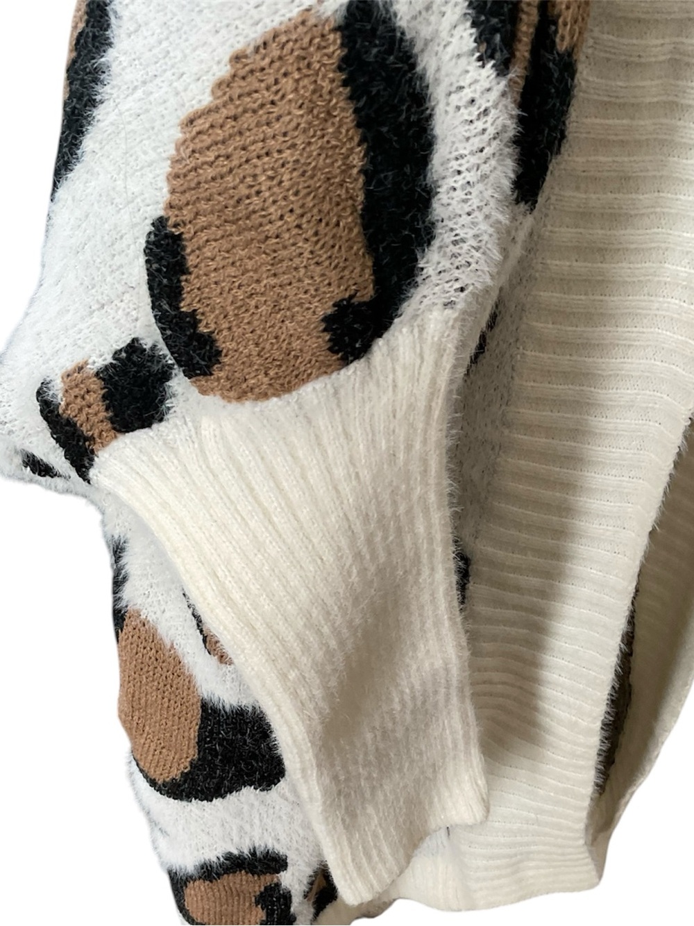Leopard Pattern Fuzzy Cardigan - Picture 5 of 7
